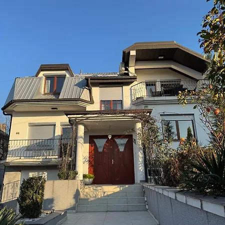 וילה House With Fireplace & Jacuzzi