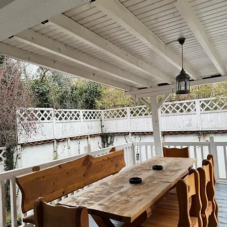 וילה House With Fireplace & Jacuzzi